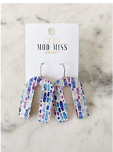 Load image into Gallery viewer, Cork arch earrings