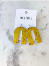 Load image into Gallery viewer, Cork arch earrings