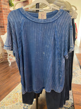Load image into Gallery viewer, Short sleeve top

