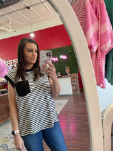 Load image into Gallery viewer, Sleeveless top
