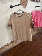 Load image into Gallery viewer, Short sleeve top
